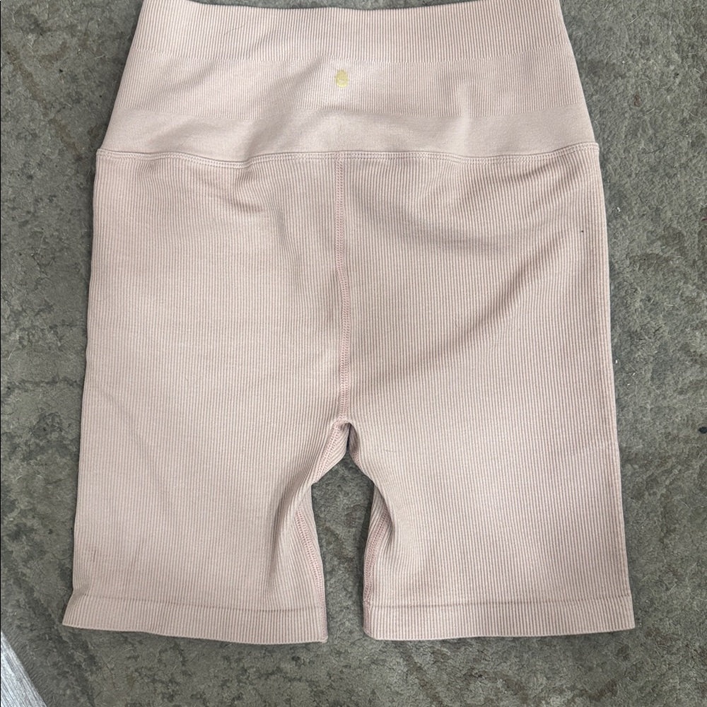 SPIRITUAL GANGSTER SEAMLESS RIBBED BIKER SHORTS CAPPUCCINO M/L - Picture 3 of 5